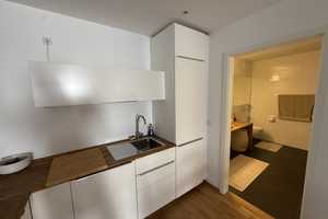 Stilvolle 2-Zimmer-Wohnung mit gehobener Innenausstattung mit Balkon und EBK in Nürnberg – Äußere Laufer Gasse 9, 90403 Nürnberg – Vorschaubild 6