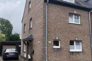 BESTENS GEPFLEGTE 140 m² WOHNFLÄCHE MIT GROSSEM KELLER UND GARAGE IN RUHIGER LAGE MIT GARTEN ! – Aachen (Kreis) – Vorschaubild 1
