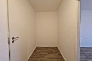 Ab 15.08.2025***Frisch renovierte 2-Zimmer-Wohnung mit Balkon und Wannenbad! – Ringstraße 19, 4209 Leipzig – Vorschaubild 8