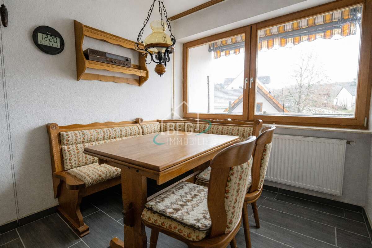 Immobilie in Michelbach an der Bilz - Großzügige Eigentumswohnung mit zwei Garagen in zentraler Lage - Bild 1