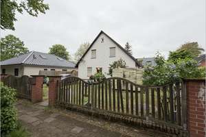 Handwerkerobjekt mit Potenzial – Freistehendes Einfamilienhaus mit Einliegerwohnung – Die vollständige Adresse der Immobilie erhältst du vom Anbieter., 12524 Altglienicke, Berlin – Vorschaubild 11