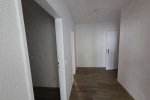1 ZW WOHNUNG  WANNENBAD KÜCHE (NICHT EINGERICHTET)ZENTRAL  AM WILHELMSPLATZ  LAUFNAH S BAHN FUSSGÄ – BLEICHSTRASSE 51, 63065 Wilhelmschule, Offenbach am Main – Vorschaubild 3