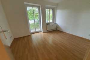 Kleine Wohnung im Zentrum... EBK möglich – Clara-Zetkin Str. 12, 9111 Chemnitz – Vorschaubild 1