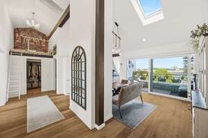 Außergewöhnliches Penthouse mit Loftcharakter, Terrasse und beeindruckender Raumhöhe – Die vollständige Adresse der Immobilie erhältst du vom Anbieter., 80333 Augustenstraße, München – Vorschaubild 2