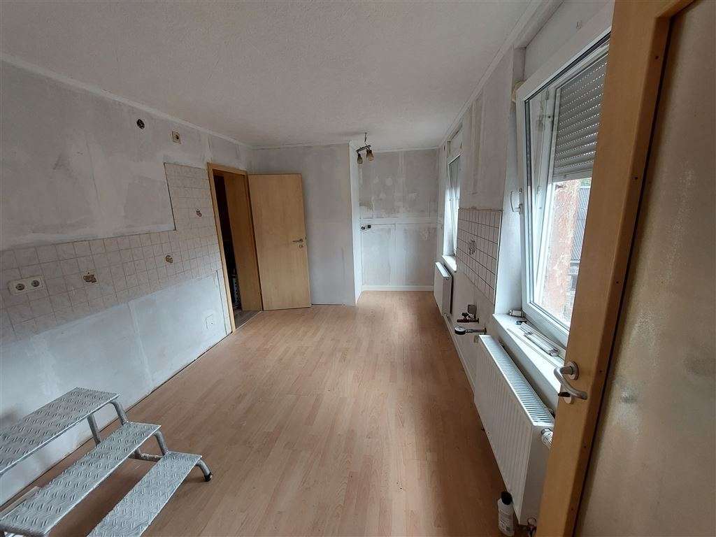 Immobilie in Wallhausen - Zweifamilienhaus mit Ausbaupotential mitten in Wallhausen - Bild 2