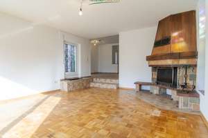Gepflegtes Mehrfamilienhaus mit großem Garten und drei Wohneinheiten in ruhiger Lage von Rümmingen – Die vollständige Adresse der Immobilie erhältst du vom Anbieter., 79595 Rümmingen – Vorschaubild 3