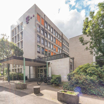 Großflächige, attraktive Bürofläche | viele Stellplätze | Foyer