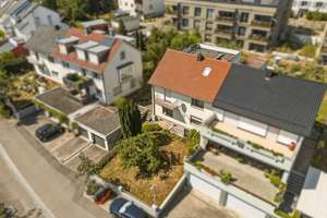Charmantes 2-Familienhaus mit ausgebautem Dachgeschoss, Garten und Garage in ruhiger Lage – Die vollständige Adresse der Immobilie erhältst du vom Anbieter., 73249 Wernau (Neckar) – Vorschaubild 2