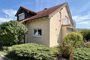 Großzügiges Einfamilienhaus (7 Zim., 230 m²) mit Kaiserberge-Blick, Glasfaser, 3 Bädern & Kachelofen – Die vollständige Adresse der Immobilie erhältst du vom Anbieter., 73527 Schwäbisch Gmünd – Vorschaubild 2
