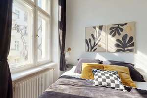 Stilvolle Wohnung im Gründerzeitaltbau – hohe Decken, Stuck & Süd-Balkon