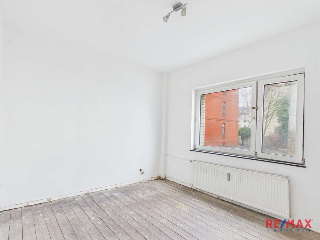 Immobilie in Lehrte - Zentral in Lehrte: Sanierungsbedürftiges Mehrfamilienhaus in Bahnhof-Nähe! - Bild 4