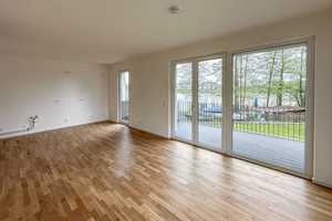 Exklusives Uferleben: Große 4-Zimmerwohnung mit Südwest-Balkon und direktem Wasserblick – Wendenschloßstraße 330/332, 12557 Berlin – Vorschaubild 2