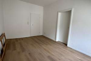 Renovierte 2-Zimmer-Wohnung mit EBK