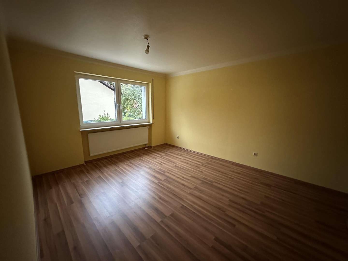 Immobilie in Buttenheim - Geräumiges Einfamilienhaus mit schönem Naturgarten und Einzelgarage - Bild 8