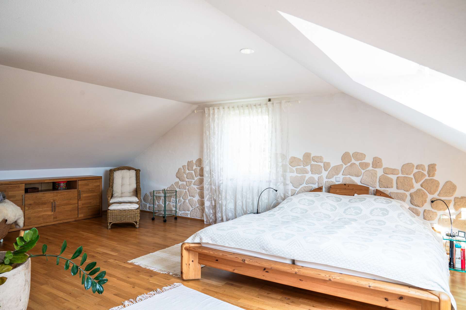 Immobilie in Hergatz - Hochwertig ausgestattetes Reiheneckhaus mit mediterranem Garten - Bild 1