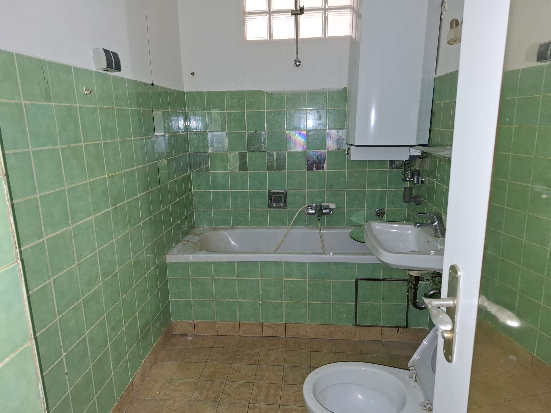 Immobilie in München - Erbpacht: Stark renovierungsbedürftig, frei, 1-Zi., Konradinstraße - Besicht. DO 29.01. n. Vereinb. - Bild 2