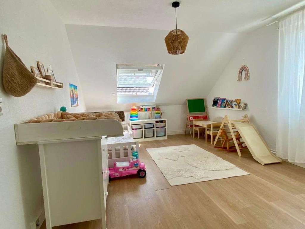 Immobilie in Lauffen am Neckar - Helle 4-Zimmer-Dachgeschosswohnung in Lauffen am Neckar - Bild 2