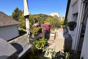 Schöne Dachgeschoßwohnung mit Balkon in Dreieichenhain