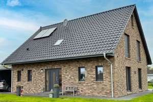 Ihr neues Familiendomizil in Kellinghusen
Niedrigenergiehaus mit Wärmepumpe
Neubau in Planung – Die vollständige Adresse der Immobilie erhältst du vom Anbieter., 25548 Kellinghusen – Vorschaubild 2