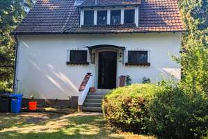 Wohnhaus mit Garage und Garten zu verkaufen! – Die vollständige Adresse der Immobilie erhältst du vom Anbieter., 95663 Mainleus – Vorschaubild 2