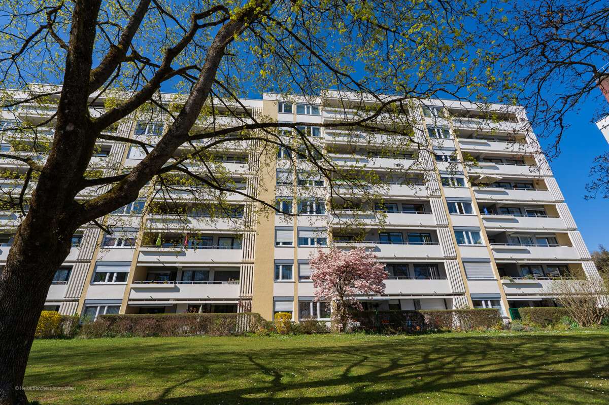 ***Heike Borchers Immobilien***Imposante Familienwohnung mit ausreichend Platz***inkl. PV-Anlage***, München Kreis – Bild 1