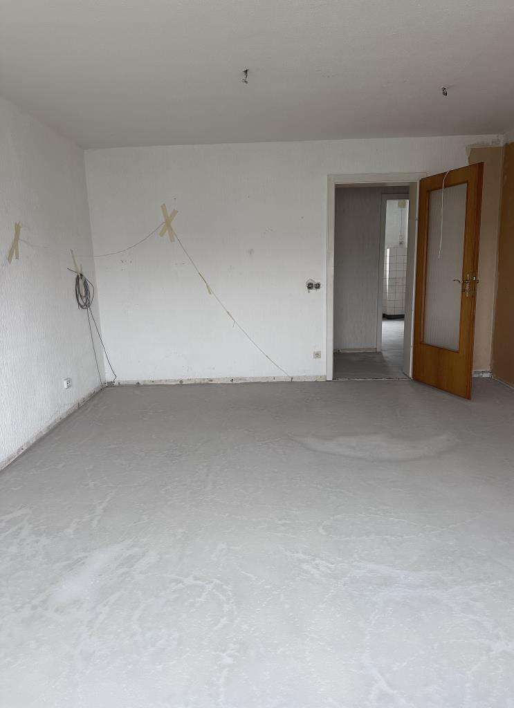 Provisionsfrei: 3 Zimmer Wohnung mit Balkon renovierunsgbedürftig, Düsseldorf – Bild 4