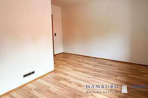 Ca. 276 m² - Familiendomizil mit Einliegerbereichen. Ca. 150 m² sofort beziehbar, in 25436 Uetersen – Die vollständige Adresse der Immobilie erhältst du vom Anbieter., 25436 Uetersen – Vorschaubild 25