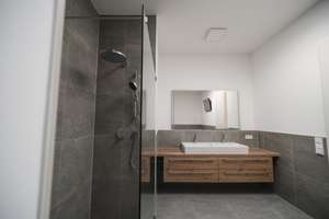 Exklusives Wohnen in Sachsenhausen: Penthouse- Wohnung mit Blick über "Mainhatten"! – 60599 Sachsenhausen-Süd, Frankfurt am Main – Vorschaubild 18