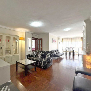 Spektakuläre Wohnung in Vialia, Málaga. Ideal für Ihre Familie.