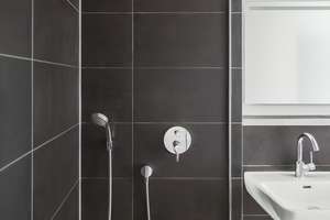 Ruhige Innenhoflage im Winsviertel, fein modernisierter Altbau, hell und reduziert gestaltet – Christburger Strasse 48, 10405 Prenzlauer Berg, Berlin – Vorschaubild 7