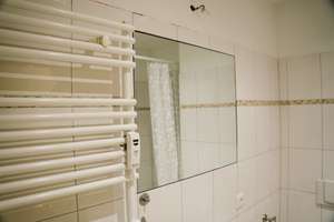 Stilvoll renovierte 2-Zimmer-Wohnung mit Tageslichtbad und Hofausrichtung – Lutherstraße 5, 39112 Sudenburg, Magdeburg – Vorschaubild 7