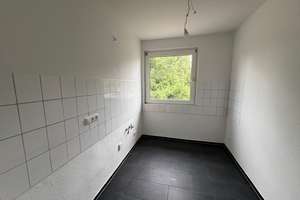 3 Zi.-Whng. zum Einziehen- alles fertig - Balkon - Bad mit Fenster - Duisburg Rheinhausen – Franz-Schubert-Straße 2, 47226 Rheinhausen-Mitte, Duisburg – Vorschaubild 2