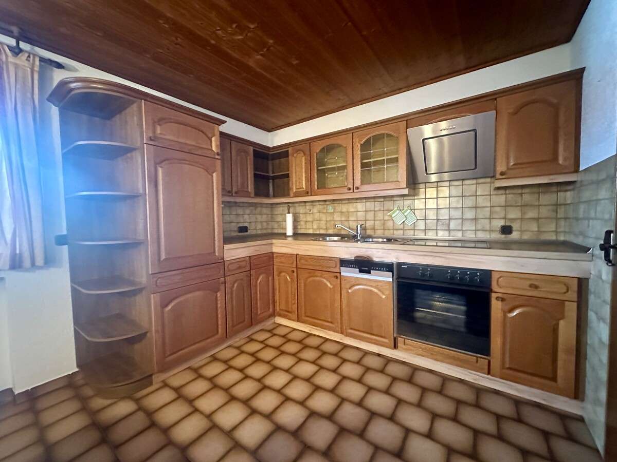 Immobilie in Oberschneiding - Willkommen Zuhause!
Großzügiges Einfamilienhaus mit Wintergarten und herrlichem Grundstück! - Bild 4