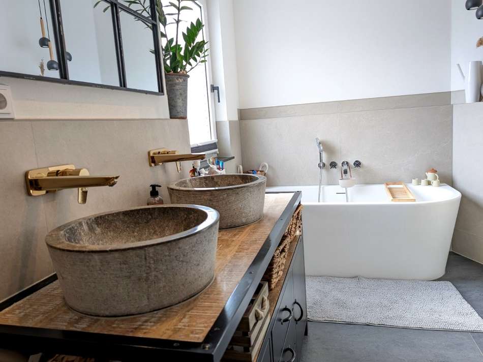 Rundblick Badezimmer OG