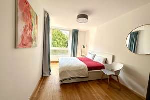 Zentrale & kernsanierte 3-Zimmer-Wohnung mit Loggia und Blick ins Grüne (befristet)