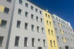 Traum-Maisonettewohnung mit Fußbodenheizung, Einbauküche und 2 Balkonen u.v.m.! – Albert-Schmidt-Straße 10, 6110 Halle (Saale) – Vorschaubild 1