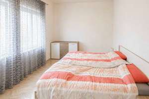 Charmante Altbauwohnung mit grünem Balkon & hohen Decken  – Die vollständige Adresse der Immobilie erhältst du vom Anbieter., 70435 Zuffenhausen-Mönchsberg, Stuttgart – Vorschaubild 5
