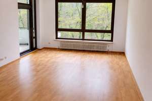 Blick ins Grüne am Wöhrder See: 4 Zimmer, 2 Loggien & TG – Doktor-Carlo-Schmid-Straße 86, 90491 St. Jobst, Nürnberg – Vorschaubild 3