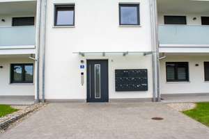 ***HELLE UND GERÄUMIGE 2-ZIMMER-WOHNUNG MIT KÜCHE UND SÜD-LOGGIA*** – Die vollständige Adresse der Immobilie erhältst du vom Anbieter., 92331 Parsberg – Vorschaubild 2