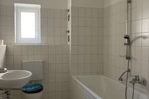 !! nur mit WBS 2 !! - Schöne 2 Zimmer Wohnung mit Balkon im Norden von Nürnberg – Chemnitzer Str. 20, 90491 Schoppershof, Nürnberg – Vorschaubild 3