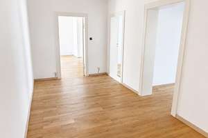 Helle und Bezugsfreie 3-Zimmer-Eigentumswohnung mit Balkon – Kamminer Str. -, 10589 Charlottenburg, Berlin – Vorschaubild 7