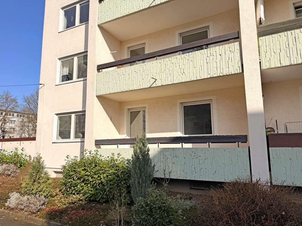 Attraktive 3-Zi.-Wohnung im Hochparterre mit Balkon & Stellplatz – ruhig und sofort frei, Weiden in der Oberpfalz – Bild 3