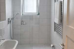 2-ZKB Wohnung (52 m²) in Mannheim Schwetzingerstadt ab 01.05./15.05.2026 – Einbauküche zur Übernahme – Die vollständige Adresse der Immobilie erhältst du vom Anbieter., 68165 Schwetzingerstadt/Oststadt, Mannheim – Vorschaubild 4