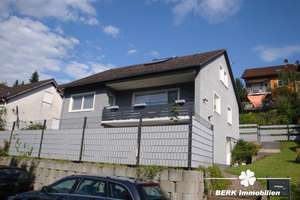 BERK Immobilien – Vielseitiges Ein- bis Zweifamilienhaus in ruhiger Lage von Weilbach – Die vollständige Adresse der Immobilie erhältst du vom Anbieter., 63937 Weilbach – Vorschaubild 1