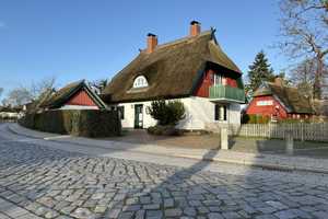 Naturrohrgedecktes Haus mit zwei Ferienwohnungen  – Nordvorpommern (Kreis) – Vorschaubild 1