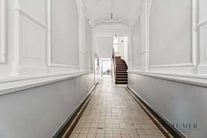 Charmante 2-Zimmer-Altbauwohnung mit Balkon – 4. OG, Samariterkiez, bezugsfrei – 10247 Friedrichshain, Berlin – Vorschaubild 2