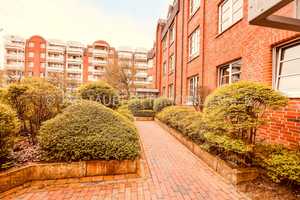**ZENTRALES WOHNEN IM ALSTERTAL** renovierte 2-Zimmer-Wohnung mit sonnigem Balkon + TG – Hamburg – Vorschaubild 3