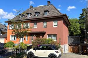 Renovierungsbedürftige Doppelhaushälfte in der nördlichen Gartenstadt mit ca. 160 m² Wohnfläche