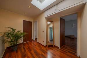 Charmantes Familiendomizil in Bestlage von Rondorf: 109m² Wfl. + 21m² Wintergarten mit Kaminofen – Die vollständige Adresse der Immobilie erhältst du vom Anbieter., 50997 Rondorf, Köln – Vorschaubild 18