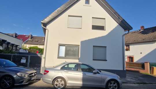 Bild von Ihr neues Zuhause wartet – liebevoll saniertes Einfamilienhaus in Langenhessen!